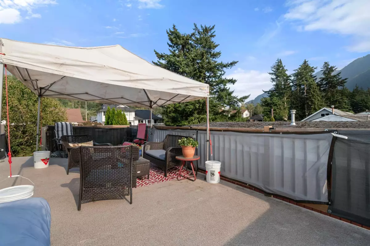 Mudroom Photo of 709 7th Avenue, Hope, BC