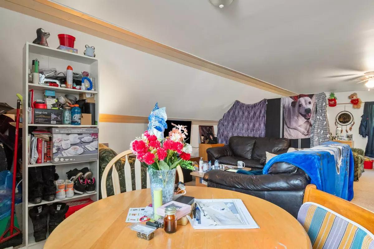 Staircase Photo of 709 7th Avenue, Hope, BC