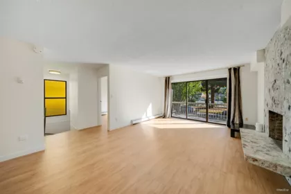 Kitchen Island Photo of 4565 W 9th Avenue, Vancouver, BC