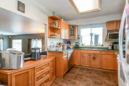 Breakfast Nook Photo of 22925 125a Avenue, Maple Ridge, BC