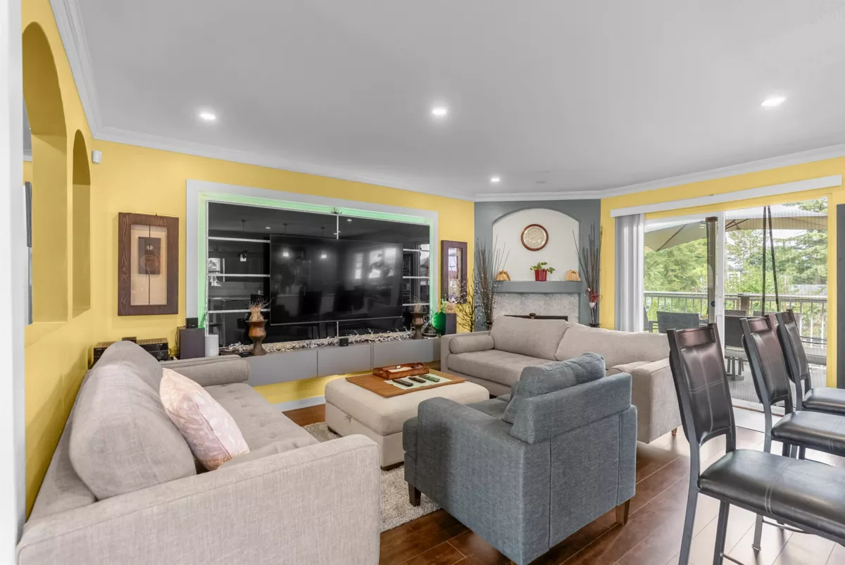 Breakfast Nook Photo of 14075 110a Avenue, Surrey, BC