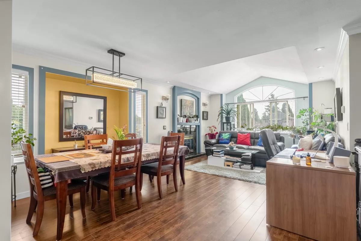 Dining Area Photo of 14075 110a Avenue, Surrey, BC