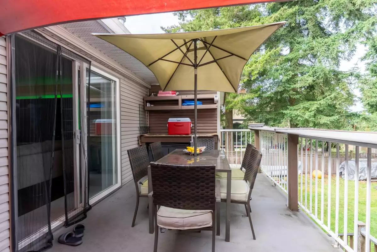 Front Yard Photo of 14075 110a Avenue, Surrey, BC