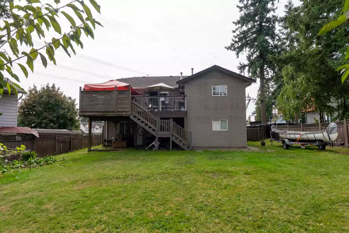 Hot Tub / Spa Photo of 14075 110a Avenue, Surrey, BC