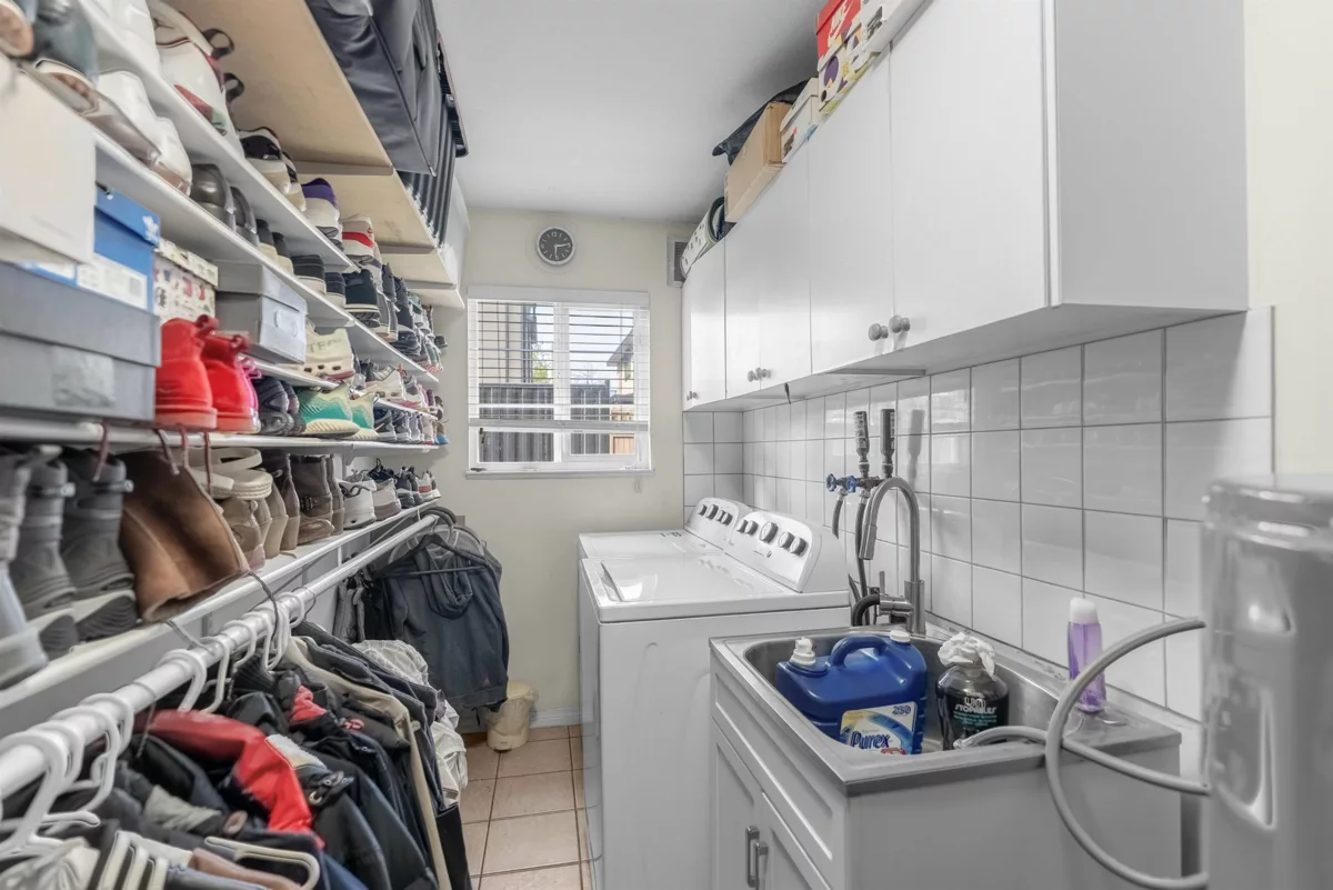 Laundry Room Photo of 14075 110a Avenue, Surrey, BC