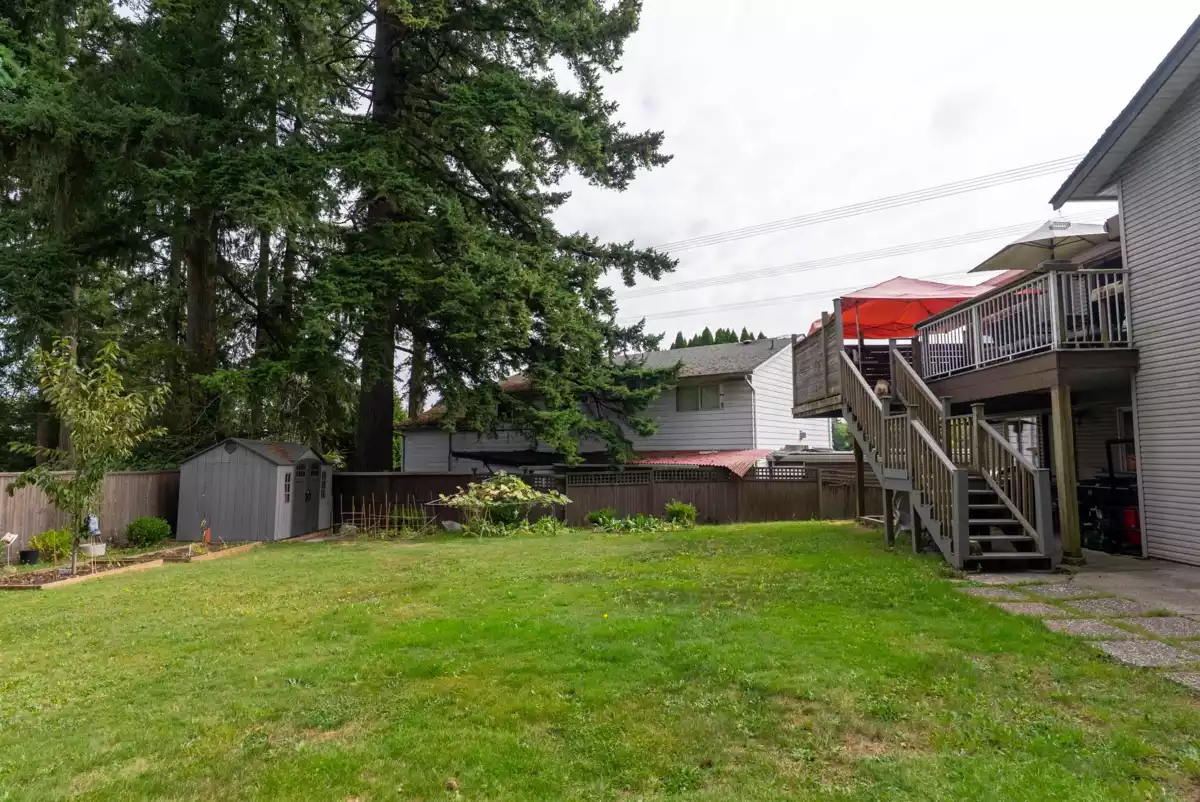 Outdoor Kitchen Photo of 14075 110a Avenue, Surrey, BC