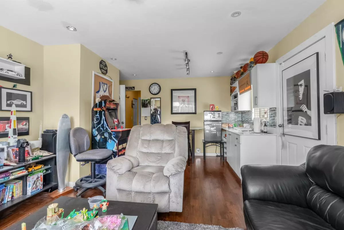 Staircase Photo of 14075 110a Avenue, Surrey, BC