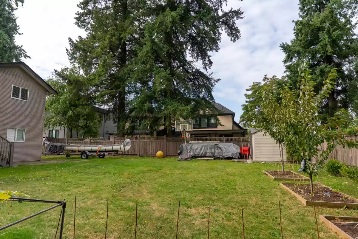 Swimming Pool Photo of 14075 110a Avenue, Surrey, BC