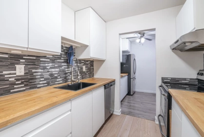 105 9584 Manchester Drive, Burnaby, BC, Burnaby — Apartment/Condo for sale