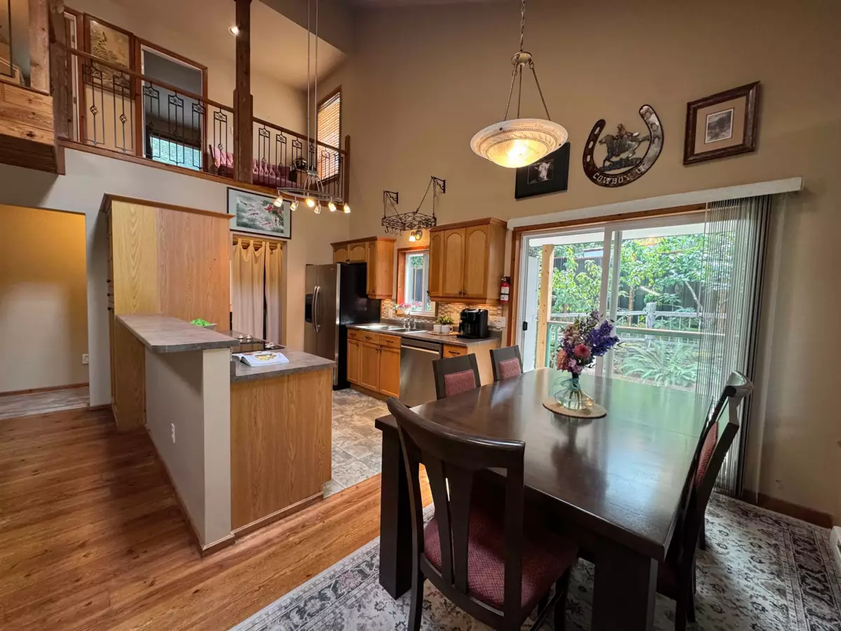 Dining Area Photo of 714 Charter Road, Mayne Island, BC