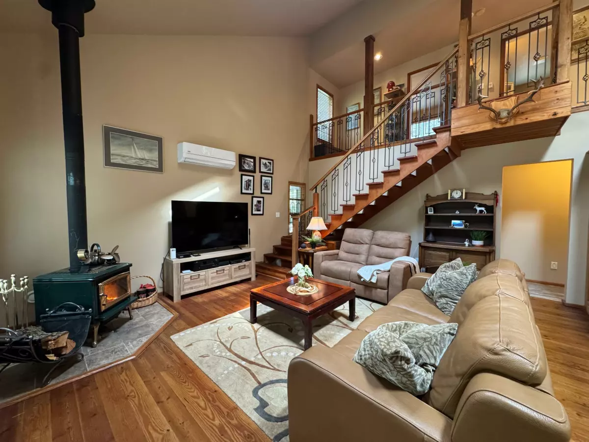 Living Room Photo of 714 Charter Road, Mayne Island, BC