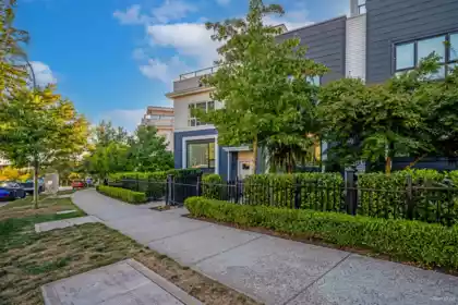 216 2277 Oak Meadows Drive, Surrey, BC