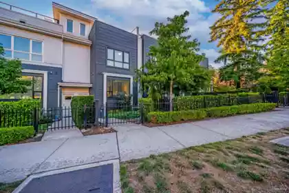 216 2277 Oak Meadows Drive, Surrey, BC