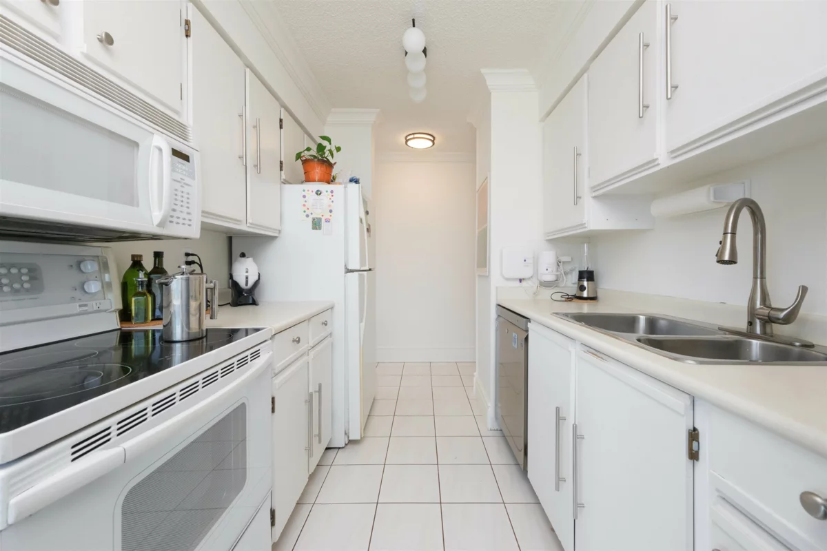 Guest Bathroom Photo of 1105 1026 Queens Avenue, New Westminster, BC