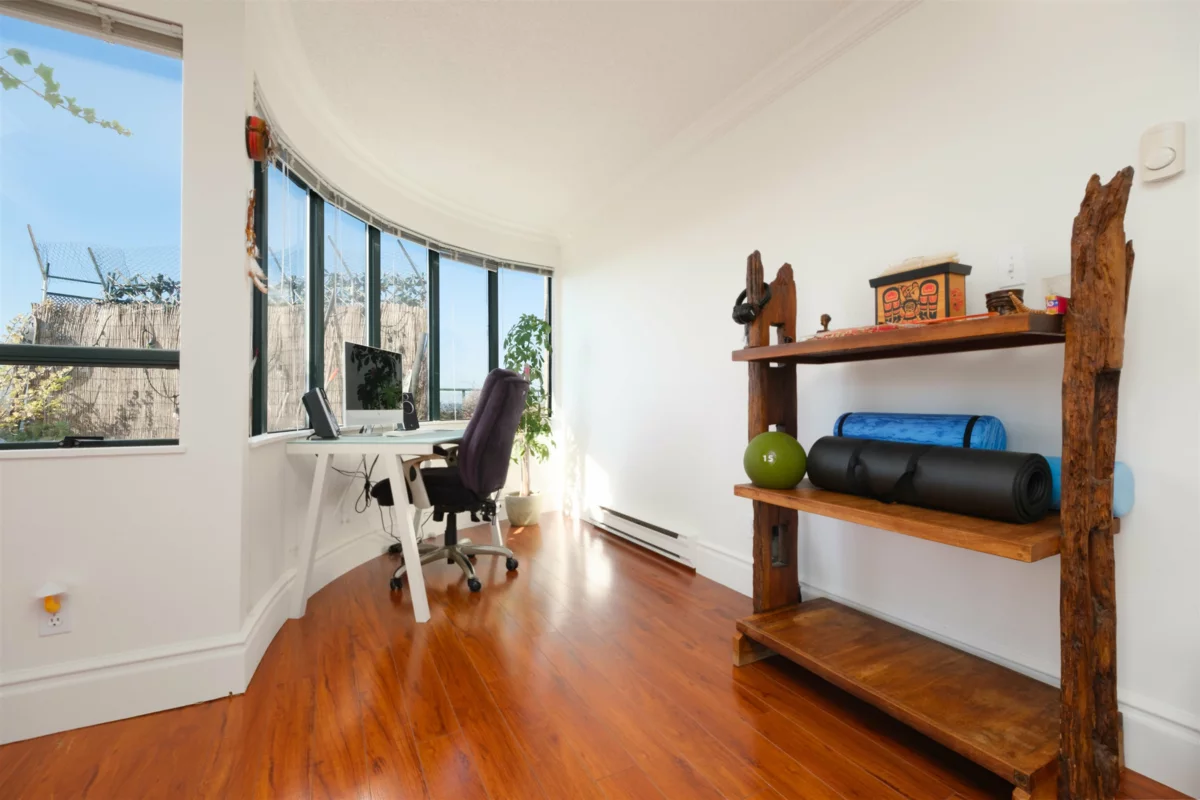 Hallway Photo of 1105 1026 Queens Avenue, New Westminster, BC