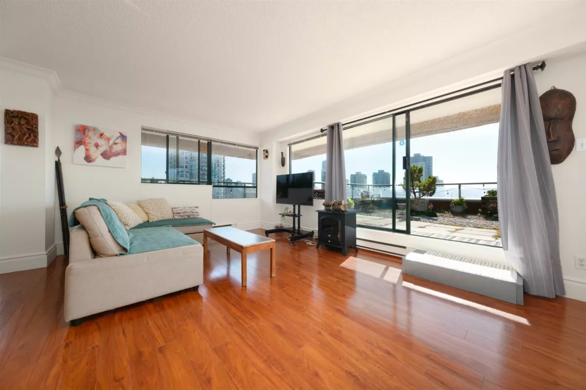 Mudroom Photo of 1105 1026 Queens Avenue, New Westminster, BC