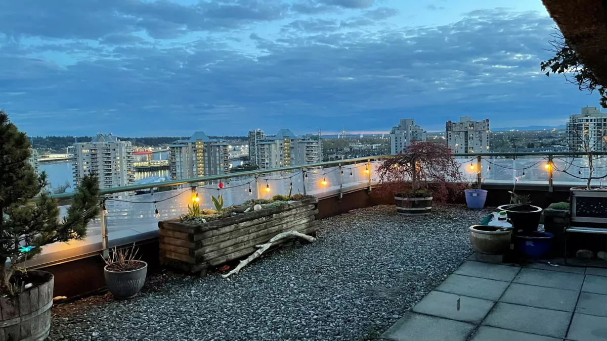 Swimming Pool Photo of 1105 1026 Queens Avenue, New Westminster, BC