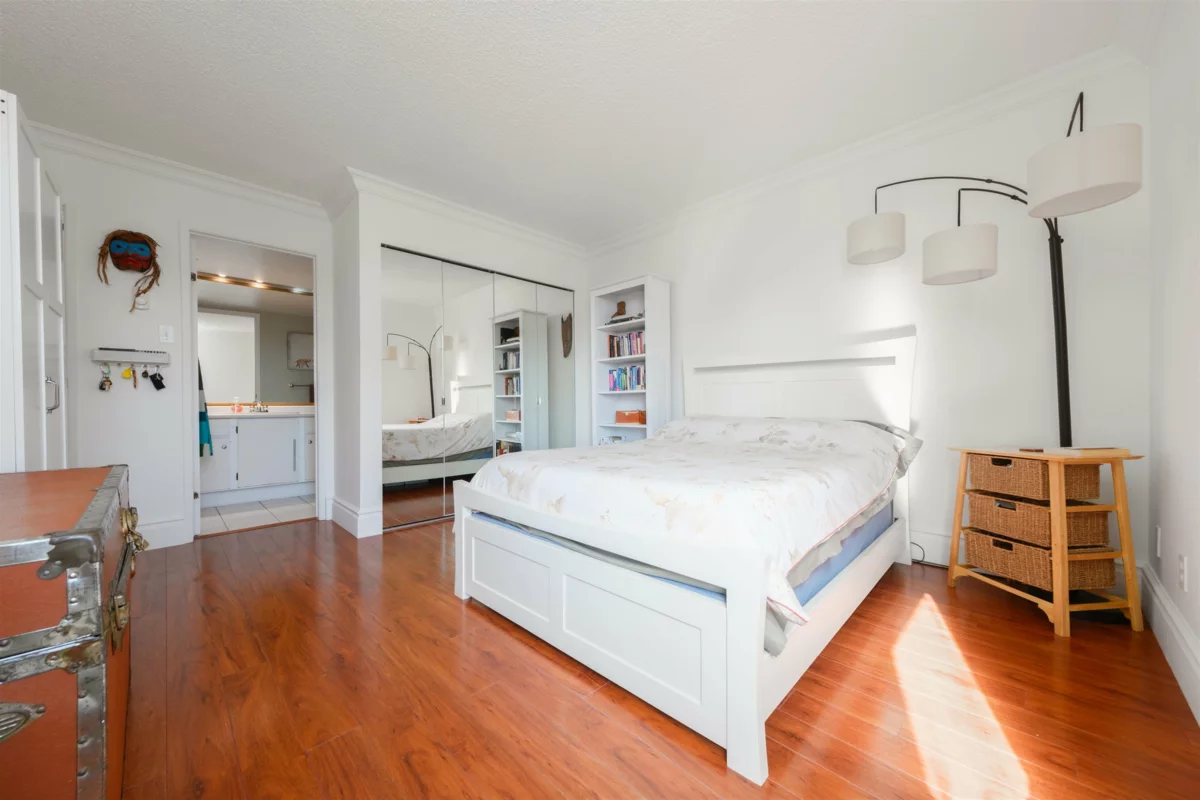 Walk-In Closet Photo of 1105 1026 Queens Avenue, New Westminster, BC