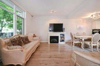 4923 Dawson Street, Burnaby, BC, Burnaby — Townhouse for sale