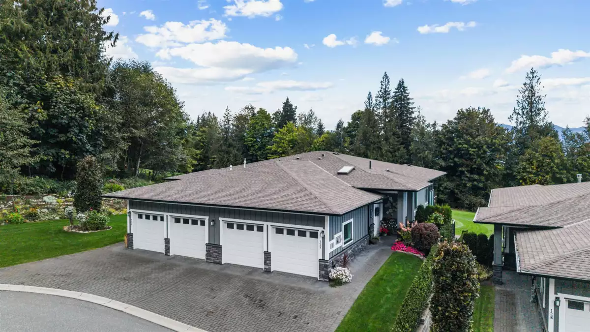 Kitchen Island Photo of 129 51096 Falls Court, Chilliwack, BC