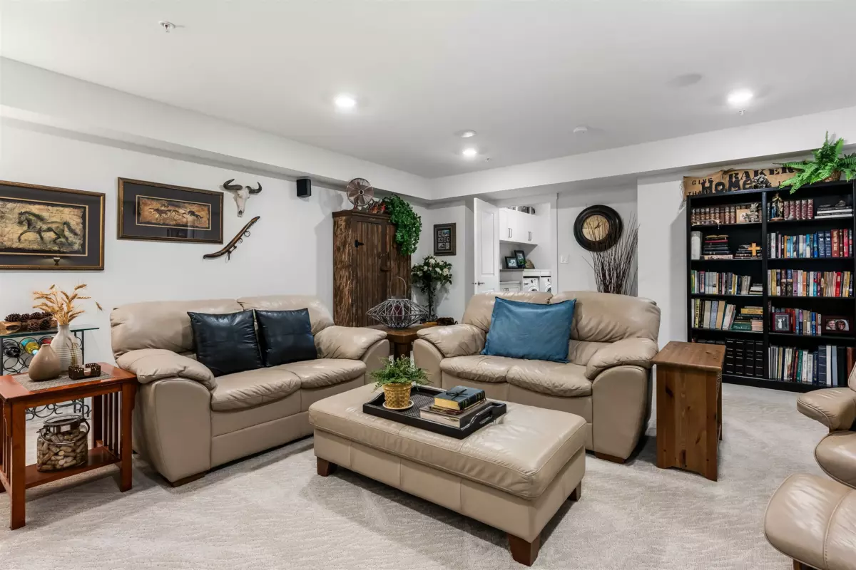 Swimming Pool Photo of 129 51096 Falls Court, Chilliwack, BC