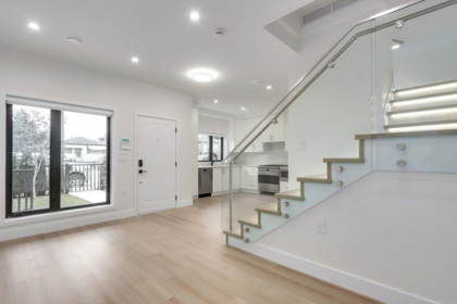 Dining Area Photo of 1 4257 Knight Street, Vancouver, BC