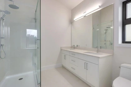 Powder Room Photo of 1 4257 Knight Street, Vancouver, BC