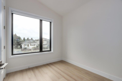 Primary Bathroom Photo of 1 4257 Knight Street, Vancouver, BC