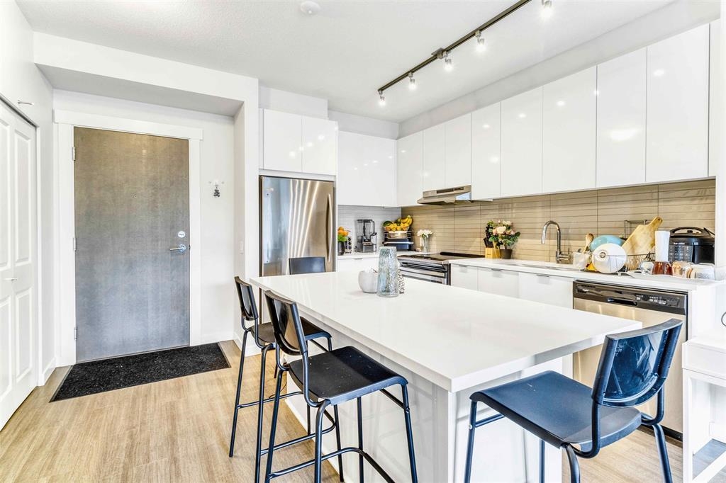 Exterior Rear Photo of 305 31158 Westridge Place, Abbotsford, BC