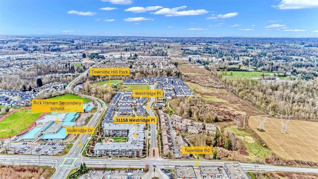 Front Yard Photo of 305 31158 Westridge Place, Abbotsford, BC