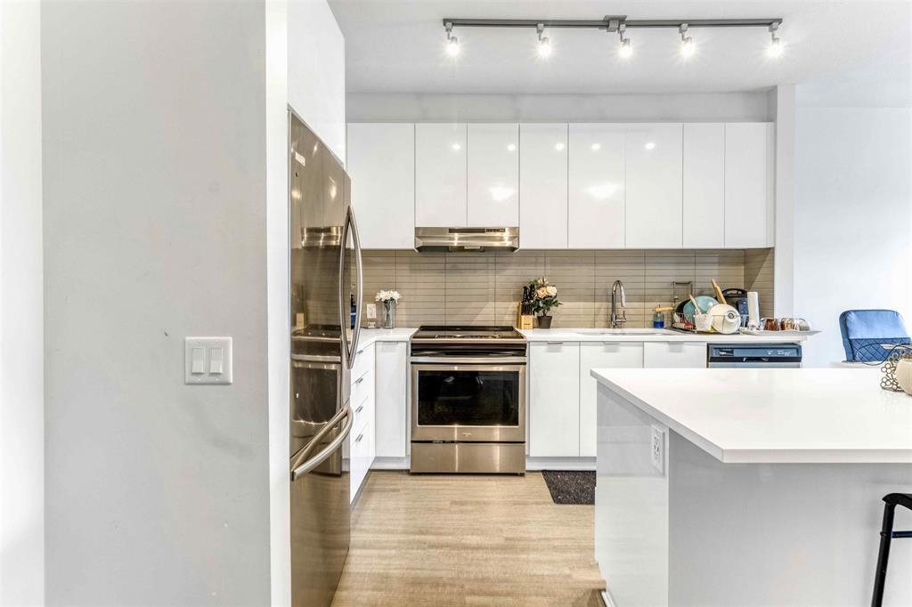 Living Room Photo of 305 31158 Westridge Place, Abbotsford, BC