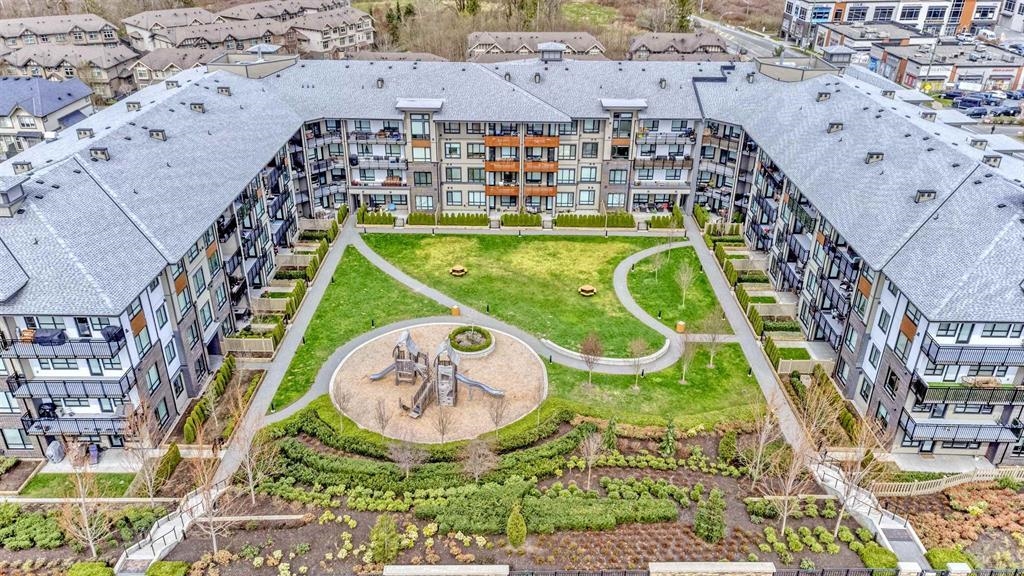 Outdoor Patio Photo of 305 31158 Westridge Place, Abbotsford, BC