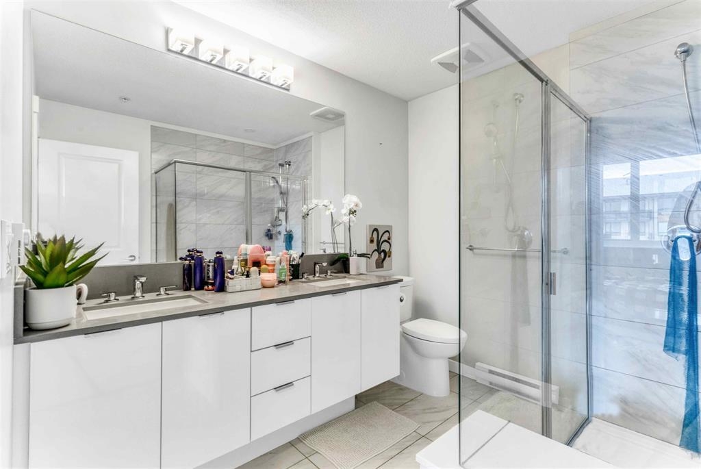 Walk-In Closet Photo of 305 31158 Westridge Place, Abbotsford, BC