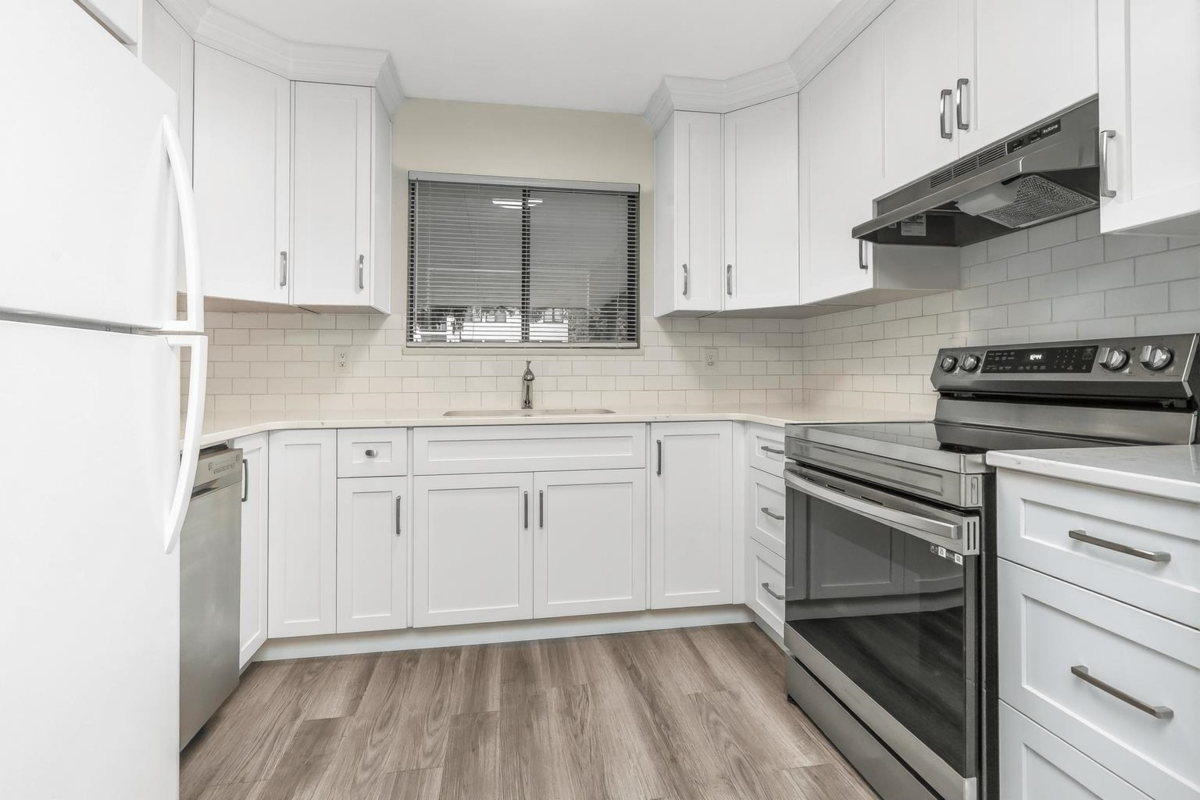 Kitchen Island Photo of 6601 134 Street, Surrey, BC