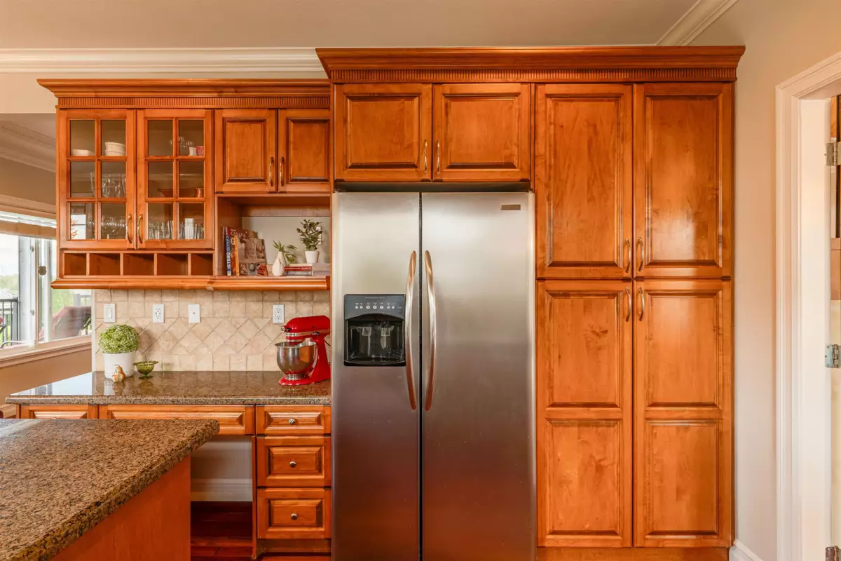 Breakfast Nook Photo of 16453 61 Avenue, Surrey, BC