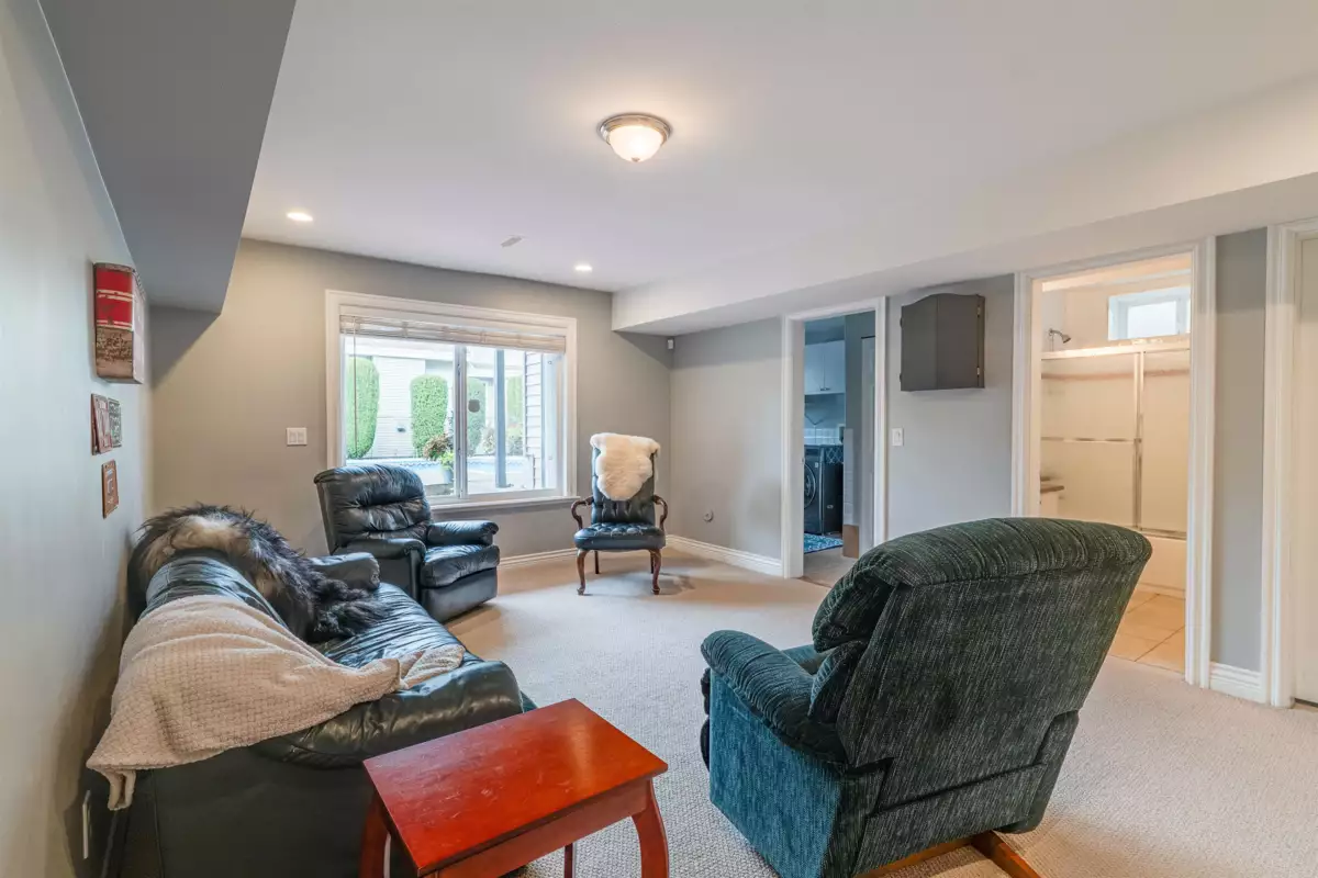 Front Yard Photo of 16453 61 Avenue, Surrey, BC