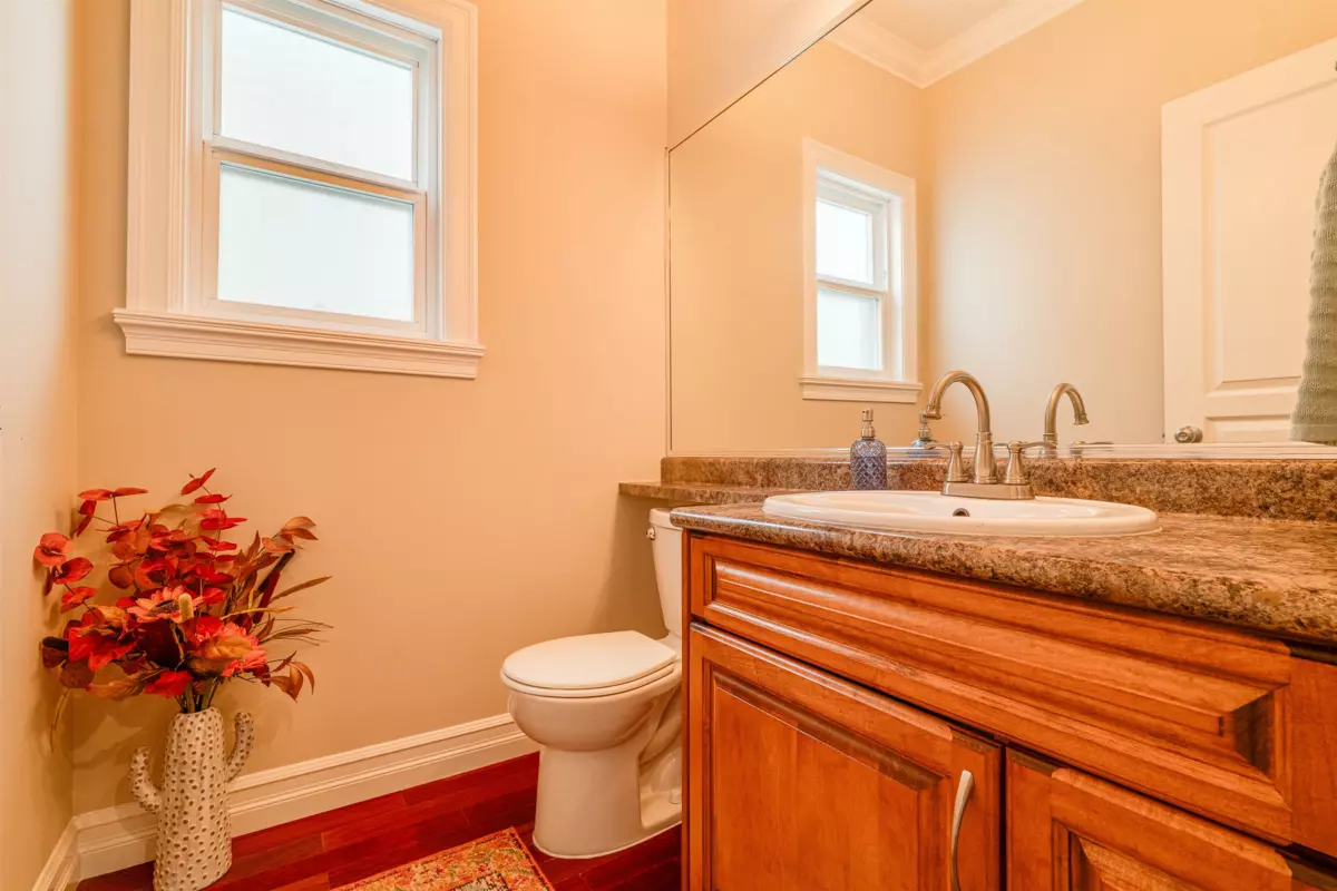 Powder Room Photo of 16453 61 Avenue, Surrey, BC