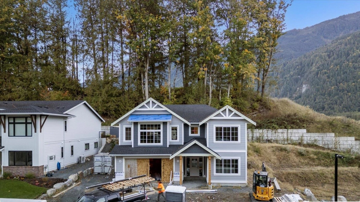 Family Room Photo of 2 52845 Lilac Lane, Rosedale, BC