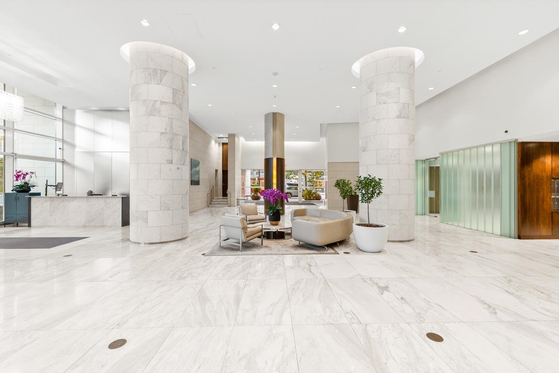 Entry Foyer Photo of 2101 1139 W Cordova Street, Vancouver, BC