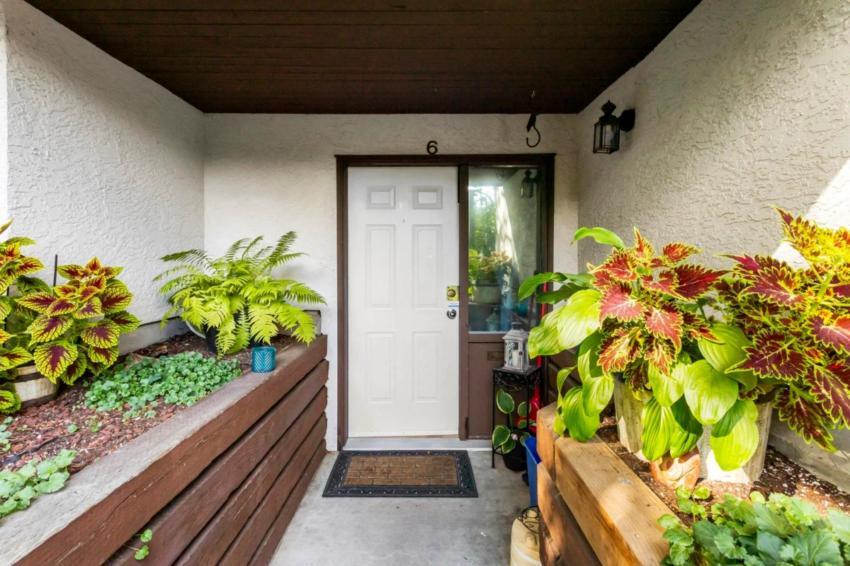 Dining Area Photo of 6 340 Ginger Drive, New Westminster, BC