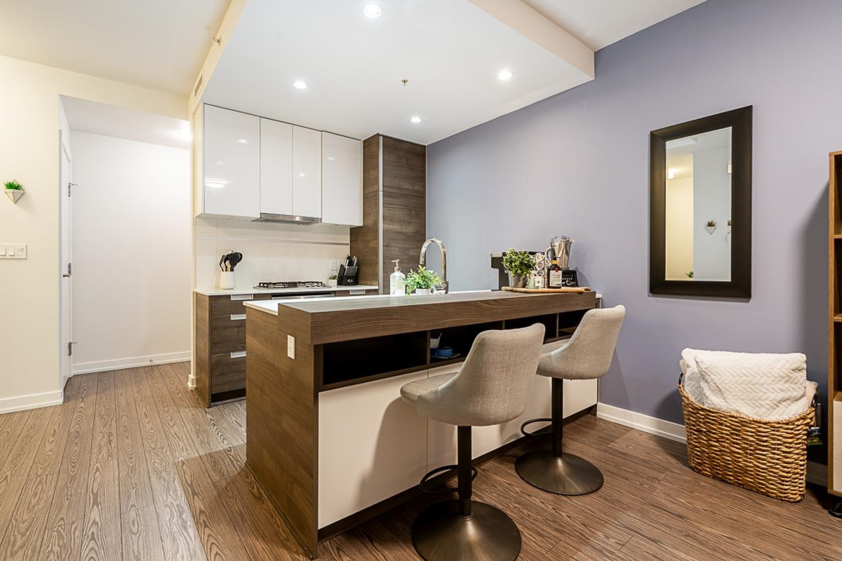 Family Room Photo of 2910 4688 Kingsway, Burnaby, BC