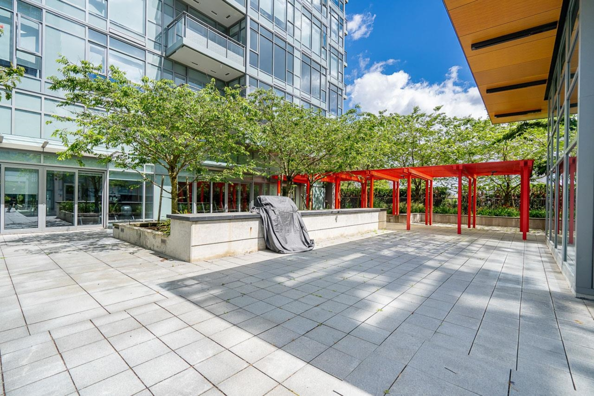 Hallway Photo of 2910 4688 Kingsway, Burnaby, BC