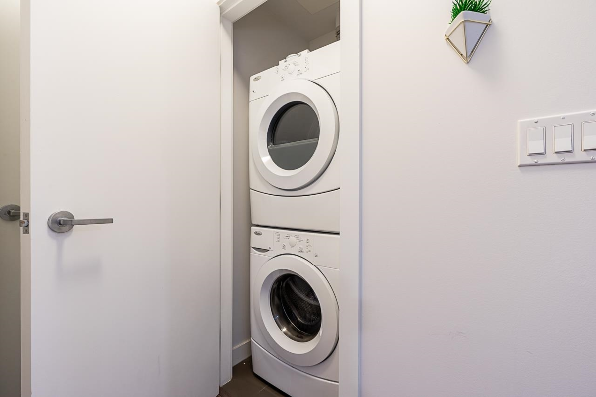 Primary Bathroom Photo of 2910 4688 Kingsway, Burnaby, BC