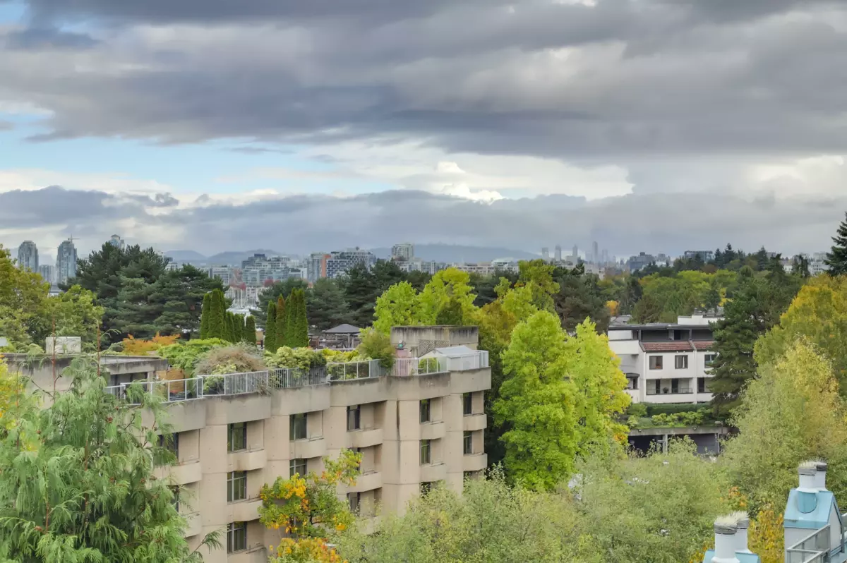 Exterior Front Photo of 305 1365 W 4th Avenue, Vancouver, BC
