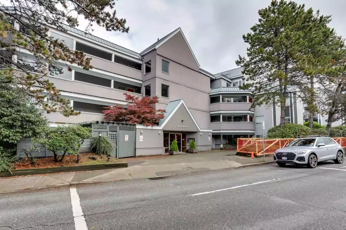 Mudroom Photo of 305 1365 W 4th Avenue, Vancouver, BC