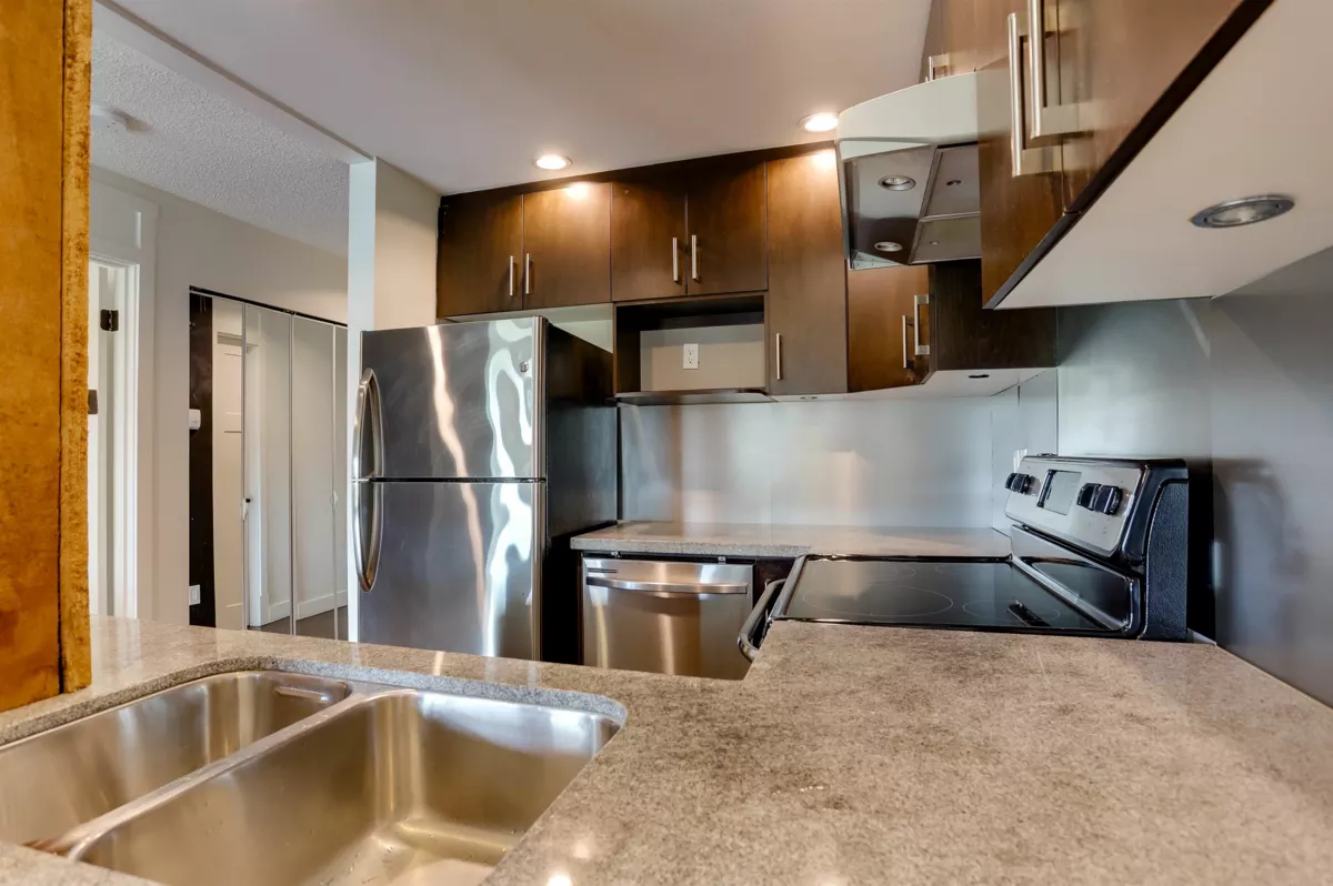 Primary Bathroom Photo of 305 1365 W 4th Avenue, Vancouver, BC