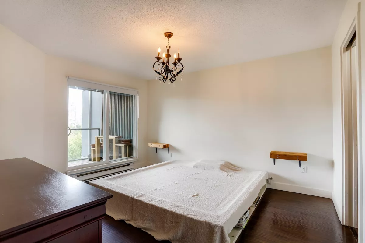 Walk-In Closet Photo of 305 1365 W 4th Avenue, Vancouver, BC