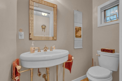 Powder Room Photo of 7187 Marguerite Street, Vancouver, BC