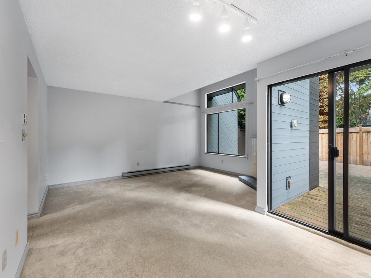 Kitchen Island Photo of 19 3851 Blundell Road, Richmond, BC
