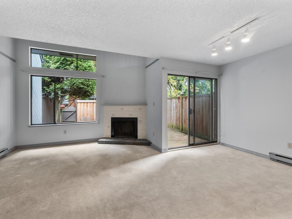 Kitchen Photo of 19 3851 Blundell Road, Richmond, BC